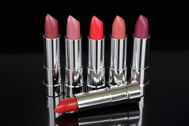 different-shades-of-lipsticks