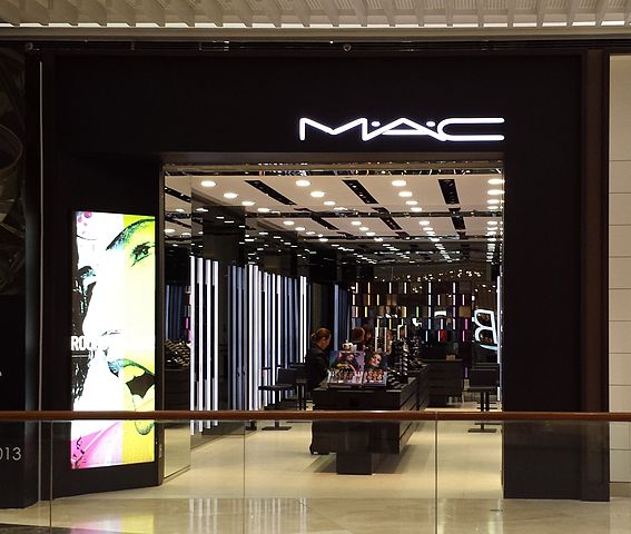 A-shot-of-a-MAC-cosmetics-store