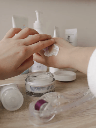 Benefits-of-Using-a-Moisturizing-Hand-Cream-Lotion
