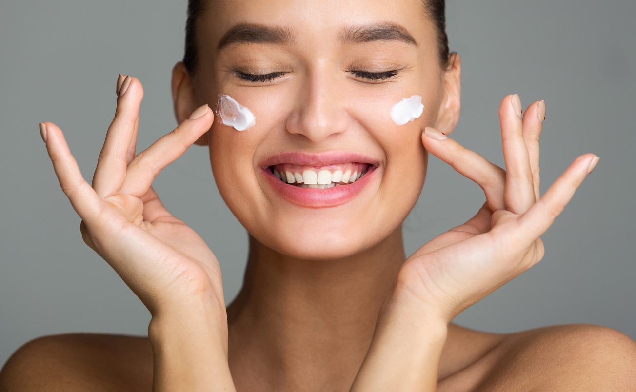 Hydrated Skin, Applying Cream on Face