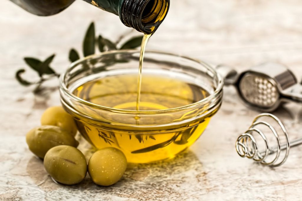olive-oil-salad-dressing-cooking-olive-1024x683