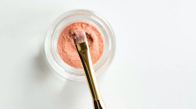 Learn-the-Many-Benefits-of-Mineral-Makeup