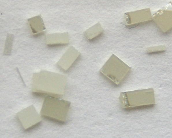 Synthetic-single-crystals-of-titanium-dioxide