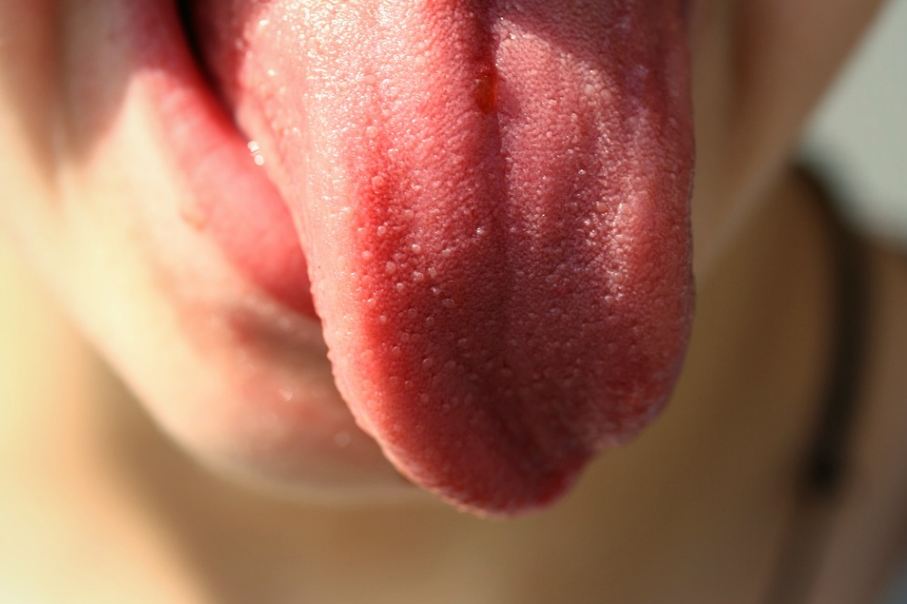 a-human-tongue