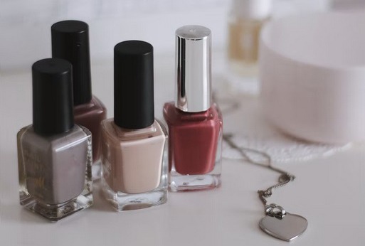 How-to-Match-Your-Nail-Polish-to-the-Seasons