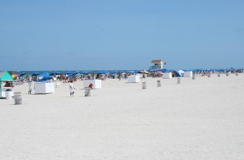 sand-beach-Miami-south-beach-people