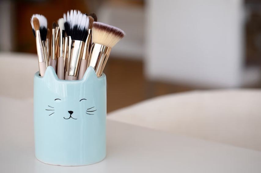 organized-makeup-brushes