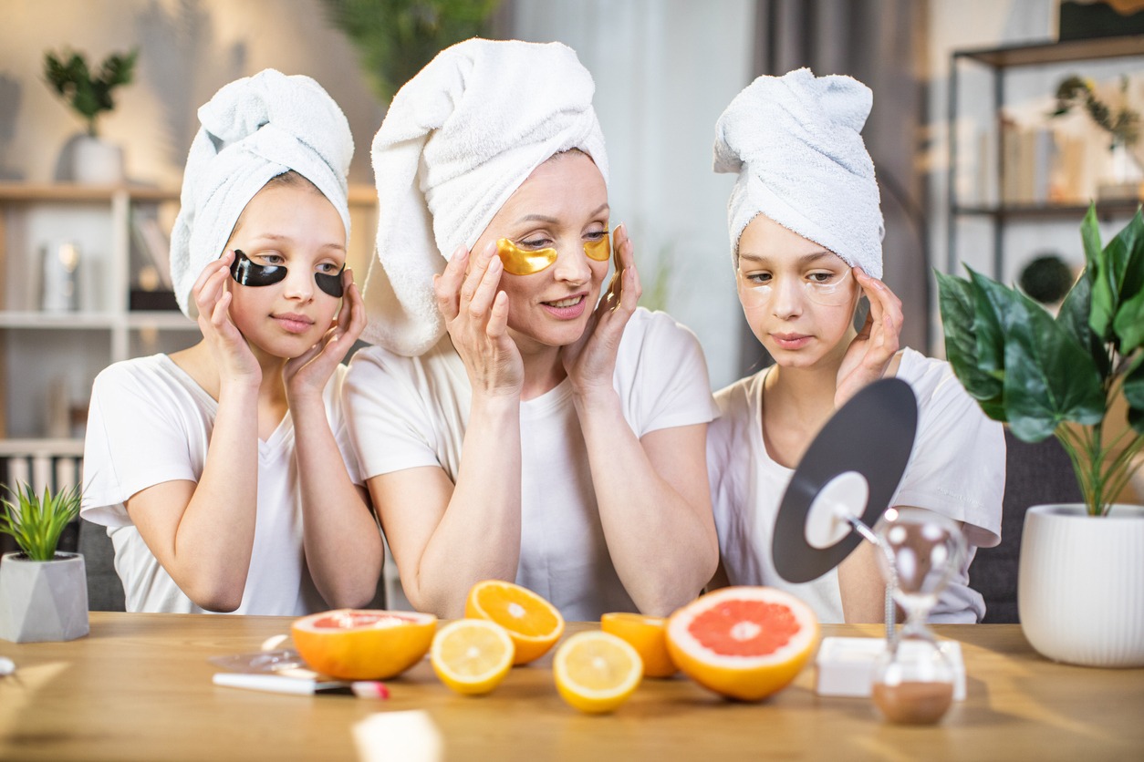 Beauty Treatment, Care, Citrus Fruits, Cleaning, Collagen, Alternative Therapy, Beauty Spa, Embracing, Happiness, Healthcare and Medicine, Healthy Lifestyle, Drinking, Medical Eye Patch, Skin, Skin Care, Togetherness, Wellbeing, Refreshment, Routine, Hygiene, Human Skin