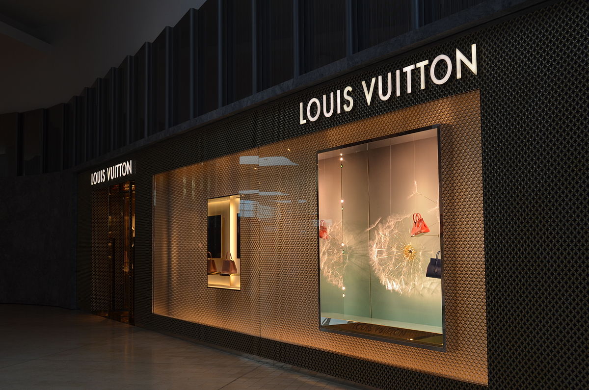 a Louis Vuitton store at Yorkdale Mall